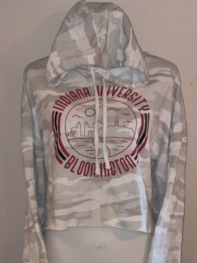 Indiana University Bloomington Camo Crop Hoodie Size Medium